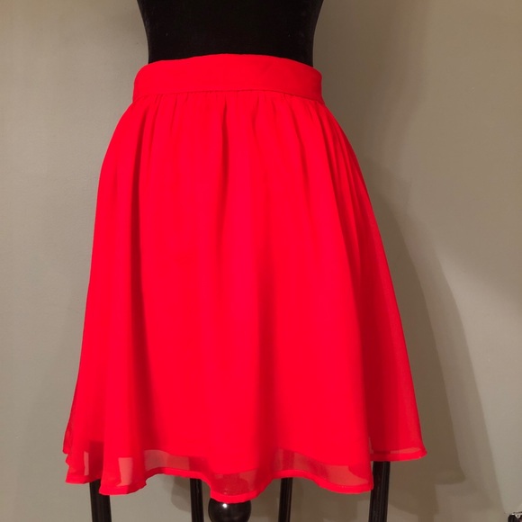 Red Layered Skirt - Picture 2 of 3